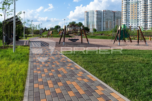 Коричневый